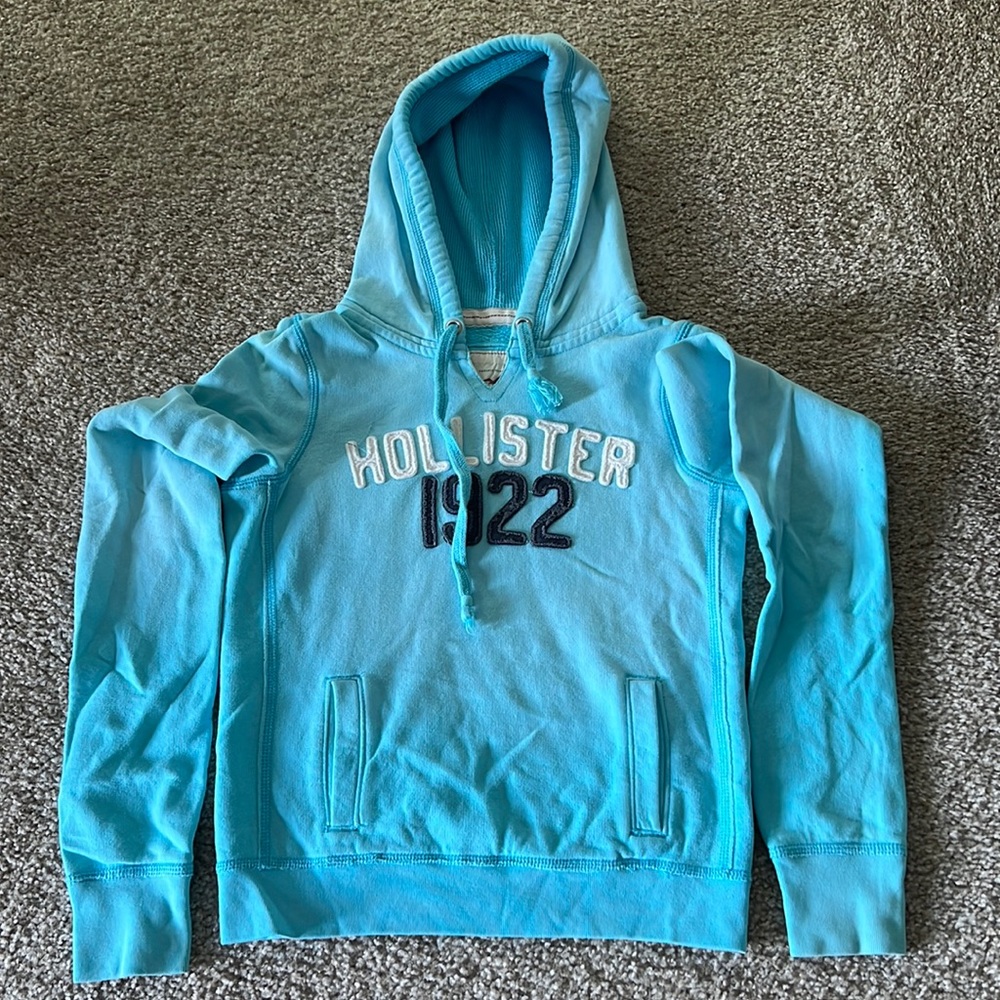 Hollister women’s size s cyan blue ombré hoodie